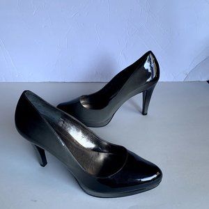 Ann Taylor women's gray/black pumps size 9